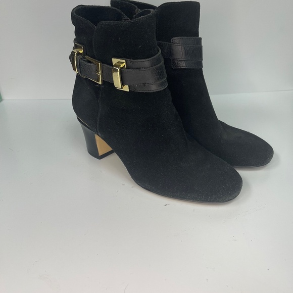 Women’s Suede Joan & David Black Booties with Gold Buckle Size 5.5 - Picture 3 of 9